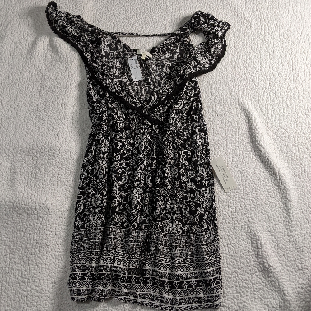 Loralette tunic black and white